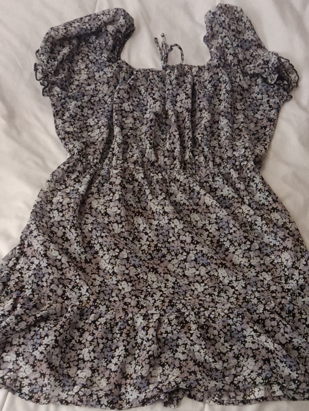 Floral Puff-Sleeve Smocked Waist Women’s Top - Black Floral